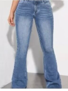 Women's washed Blue Bootcut Flared Stretch Jeans NEW condition SZ .M